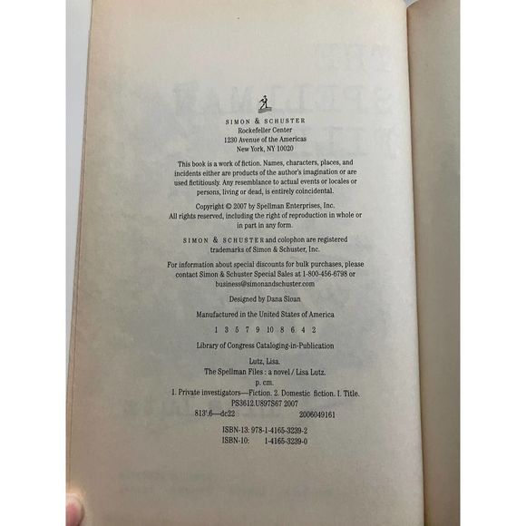 Autographed The Spellman Files by Lisa Lutz Hardback First Edition! - Picture 6 of 8